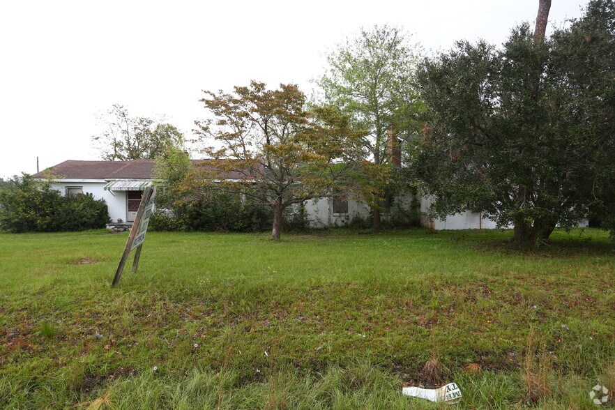 More Photos Of 408 Village Rd NE, Leland Office Residential For Sale