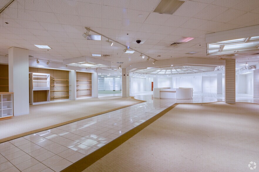 More Photos Of 3340 Mall Loop Dr, Joliet Department Store For Sale