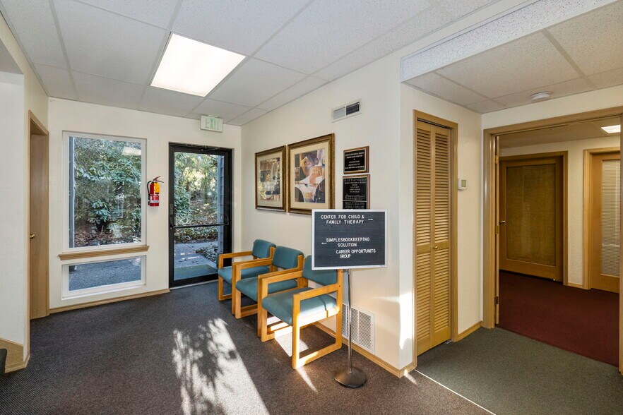 More Photos Of 104 Tremont Ave, Port Orchard Medical For Sale