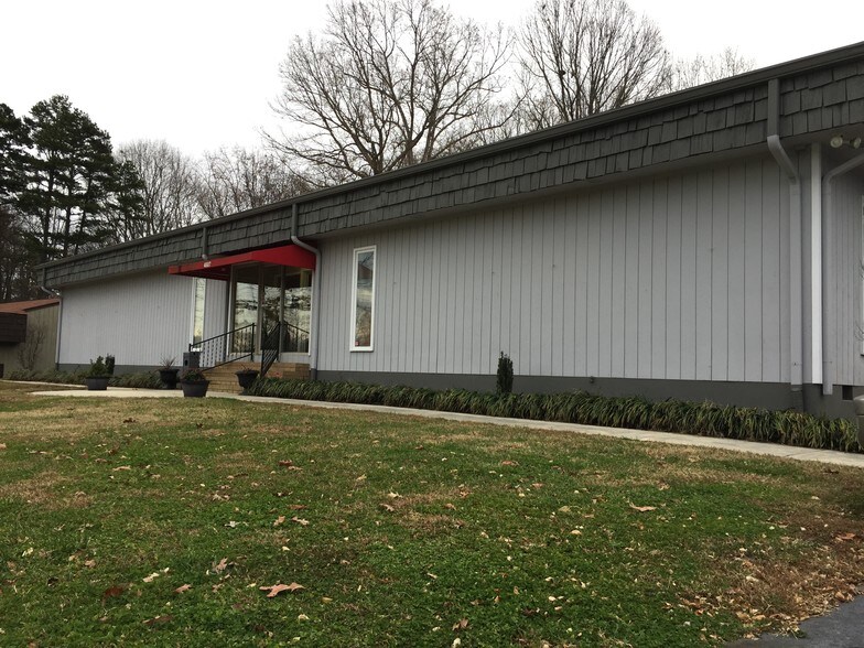 More Photos Of 4607 Charlotte Hwy, Clover Office For Lease