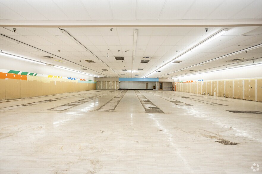 More Photos Of 17-21 N Pearl St, Albany Office For Sale