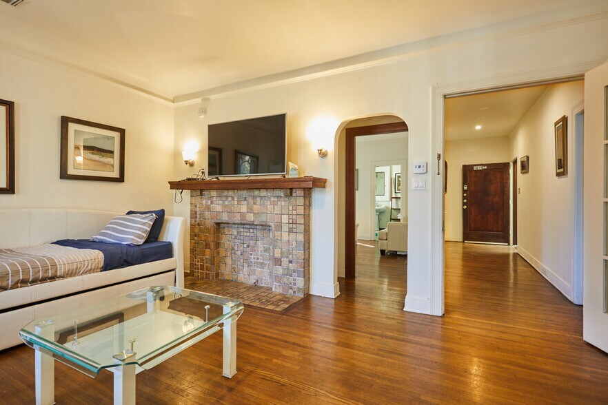 More Photos Of 1813-1817 Grace Ave, Los Angeles Apartments For Sale