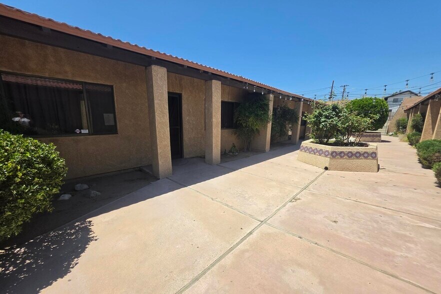 More Photos Of 12064 Jacaranda Ave, Hesperia Office For Lease