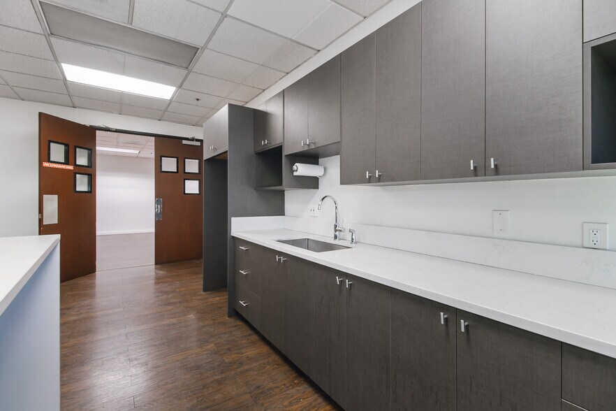 More Photos Of 1151 W 5th St, Azusa Medical For Sale