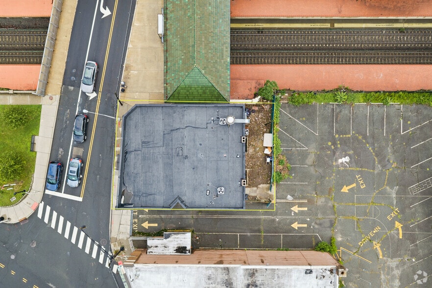 More Photos Of 7-9 Watsessing Ave, Bloomfield Storefront Retail Residential For Sale