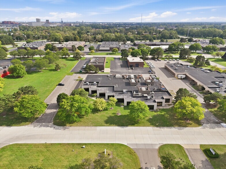 More Photos Of 15201 Mercantile Dr, Dearborn Light Manufacturing For Sale