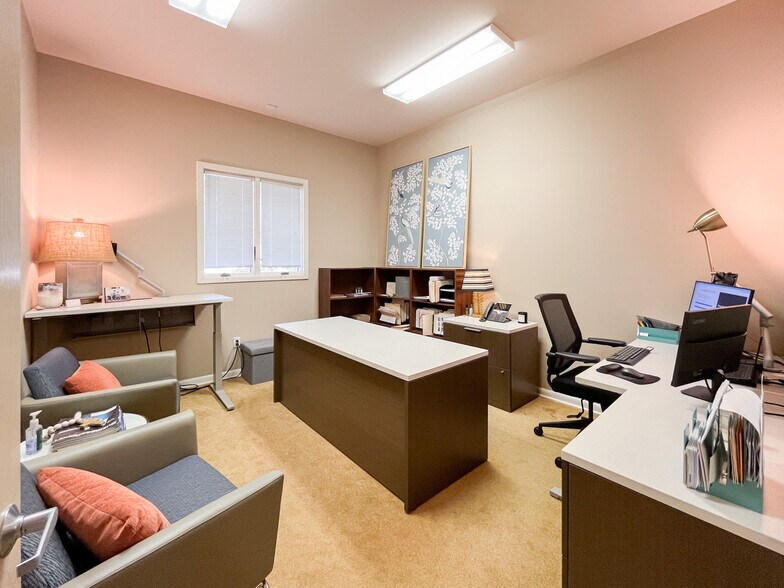 More Photos Of 10527 Kentshire Ct, Baton Rouge Office For Lease