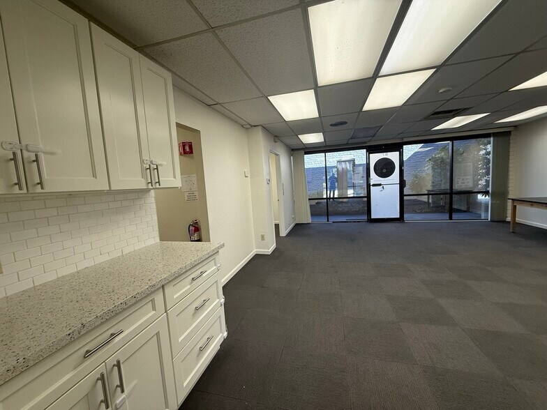 More Photos Of 5637 N Pershing Ave, Stockton Medical For Lease