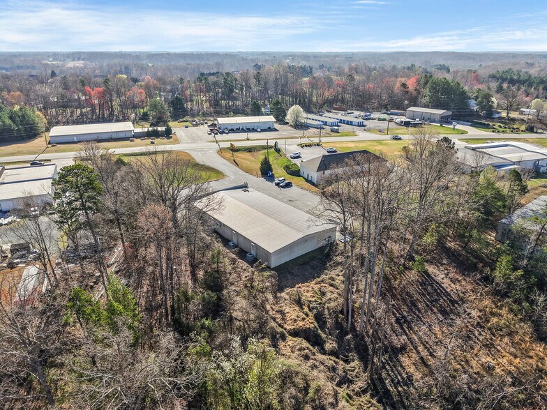 More Photos Of 8547 N Highway 150, Clemmons Freestanding For Sale