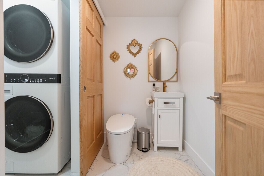 More Photos Of 2102 Freeman Ave, Cleveland Bar For Sale