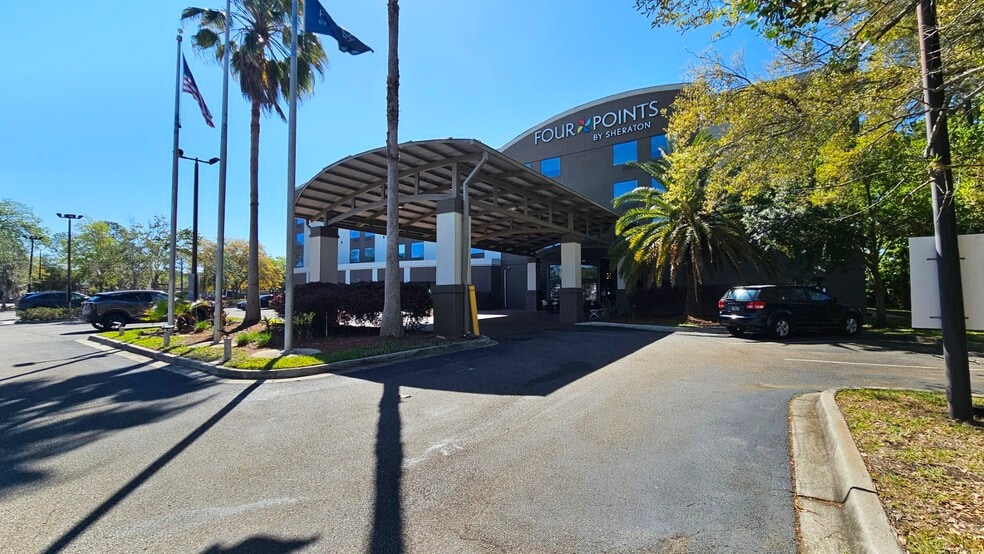 More Photos Of 8520 Baymeadows Rd, Jacksonville Hotel For Sale