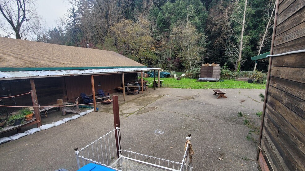 More Photos Of 12060 Highway 116 Hwy, Guerneville Storefront For Sale