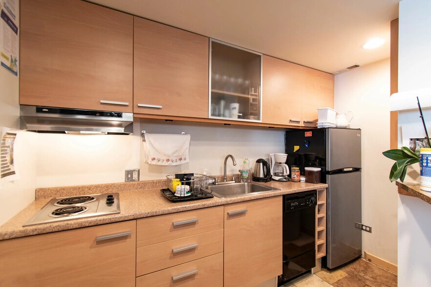 More Photos Of 1703 Darrow Ave, Evanston Office Residential For Lease