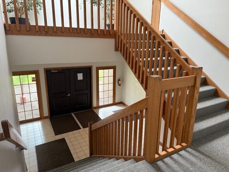 More Photos Of 28085 N Ashley Cir, Libertyville Medical For Sale