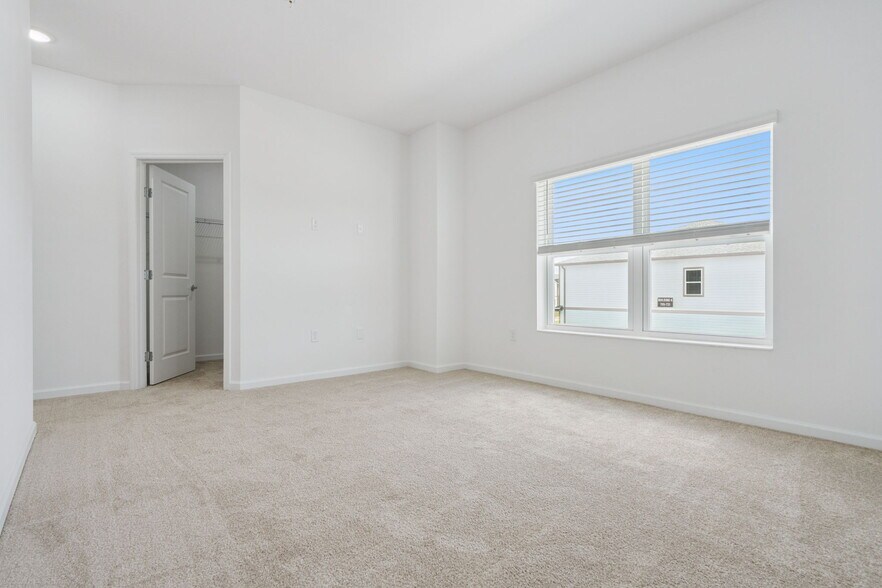 More Photos Of Old Lake Wilson Road, Davenport Multifamily For Sale