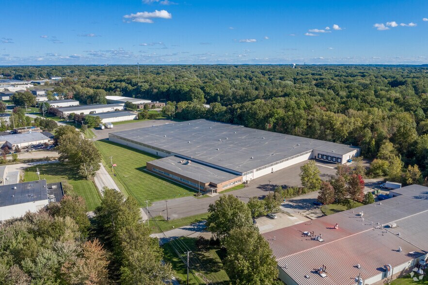 More Photos Of 1366 Commerce Dr, Stow Manufacturing For Lease