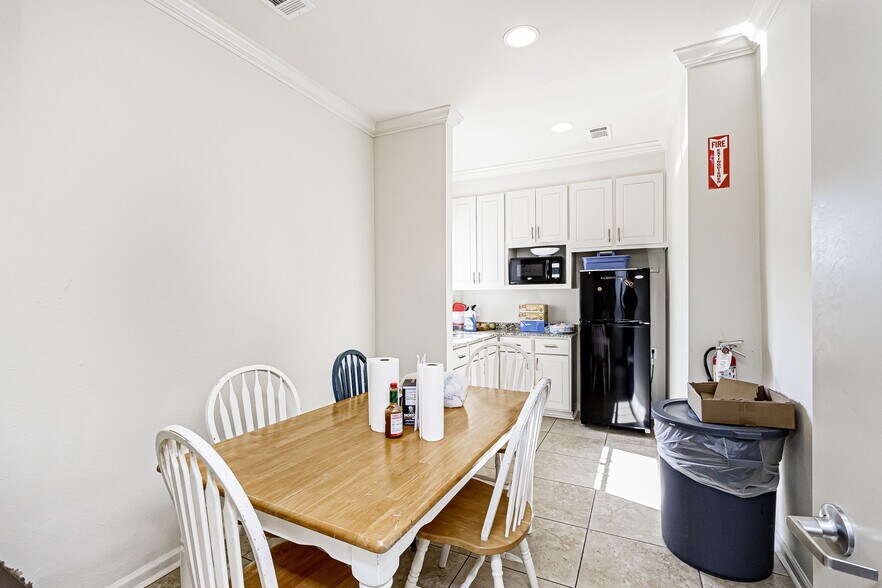 More Photos Of 673 E Airport Ave, Baton Rouge Office Residential For Sale