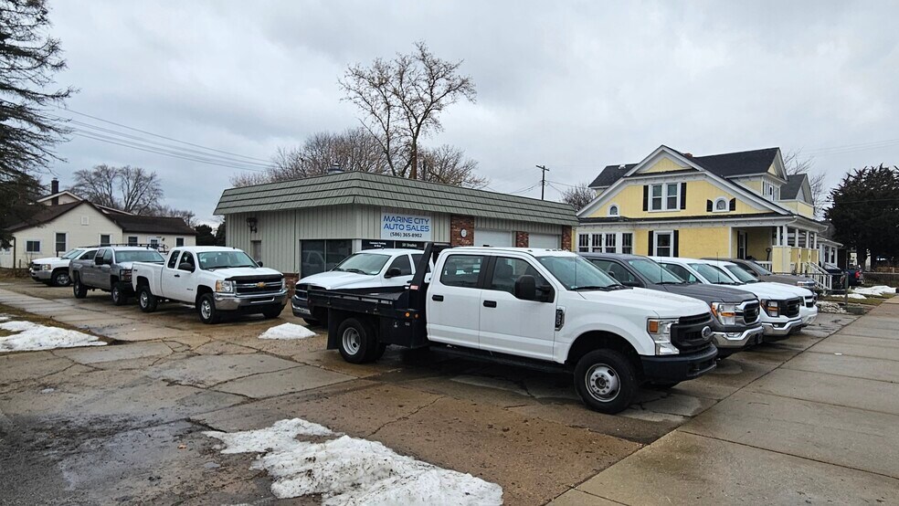 Primary Photo Of 501 Broadway St, Marine City Auto Repair For Sale