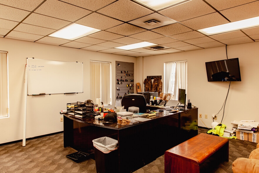 More Photos Of 3448 N Huetter Rd, Post Falls Office For Sale