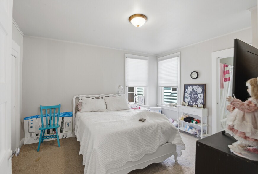 More Photos Of 308 High St, Oregon City Multifamily For Sale