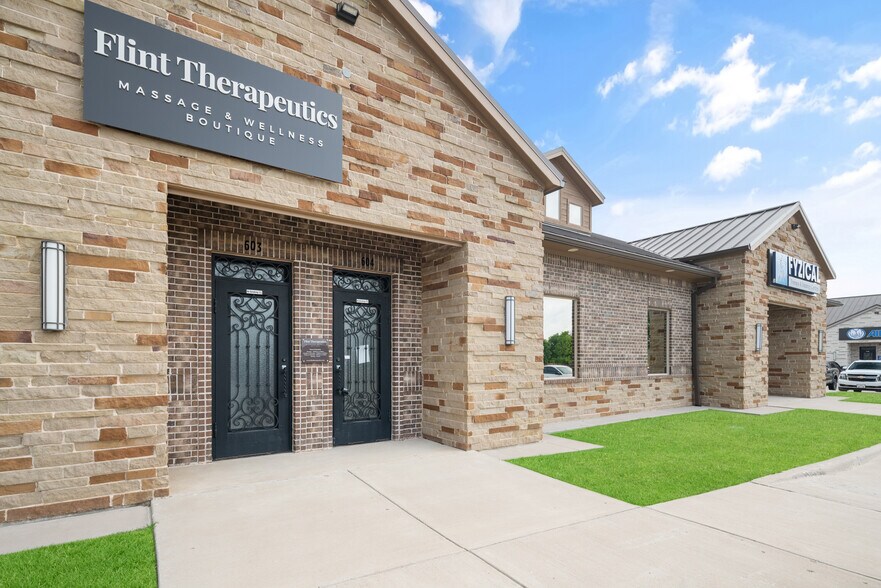 More Photos Of 1400 N Coit Rd, McKinney Medical For Sale