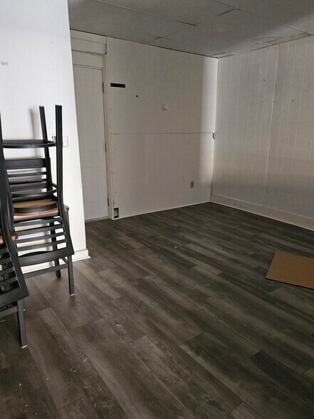More Photos Of 2314 W Franklin St, Evansville Storefront Retail Residential For Lease