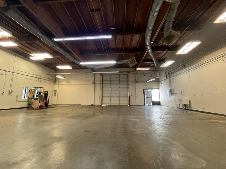More Photos Of 21087 Cabot Blvd, Hayward Warehouse For Sale
