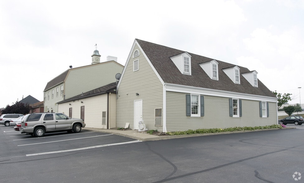 More Photos Of 121 Ghent Rd, Fairlawn Storefront Retail Office For Lease