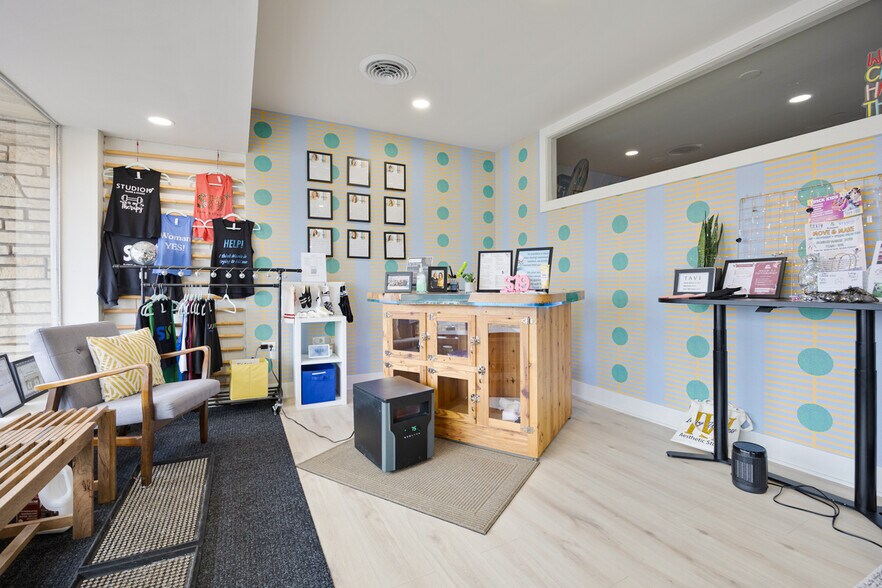 More Photos Of 7359-7363 W North Ave, River Forest Storefront For Sale