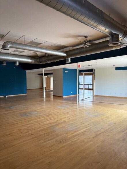 More Photos Of 7321 Madison St, Forest Park Restaurant For Lease