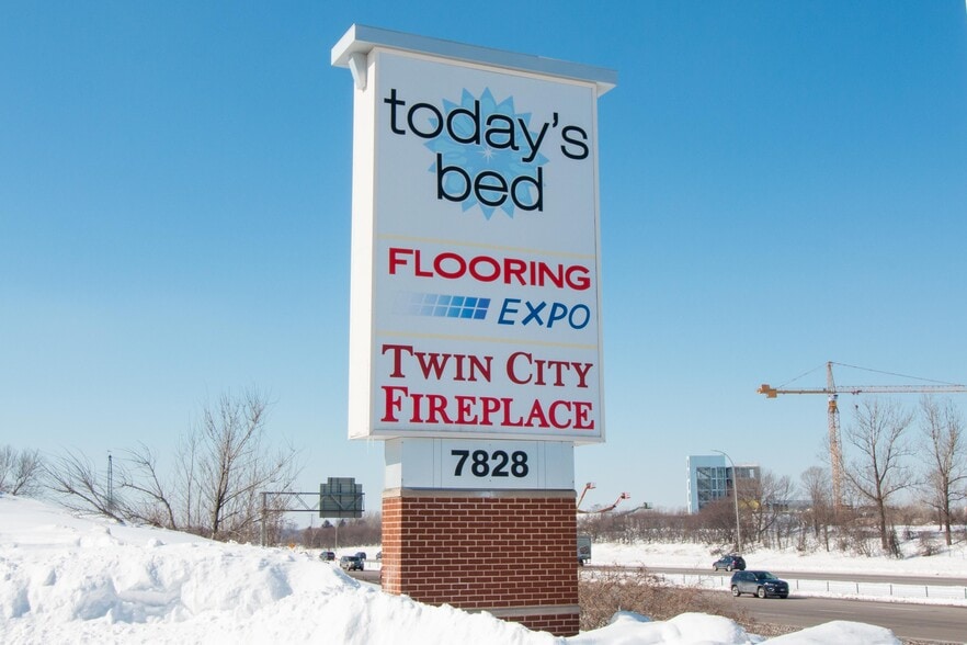 More Photos Of 7828 Hudson Rd, Woodbury Freestanding For Lease