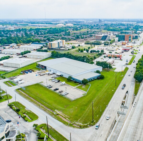 Primary Photo Of 11300 Windfern Rd, Houston Warehouse For Lease
