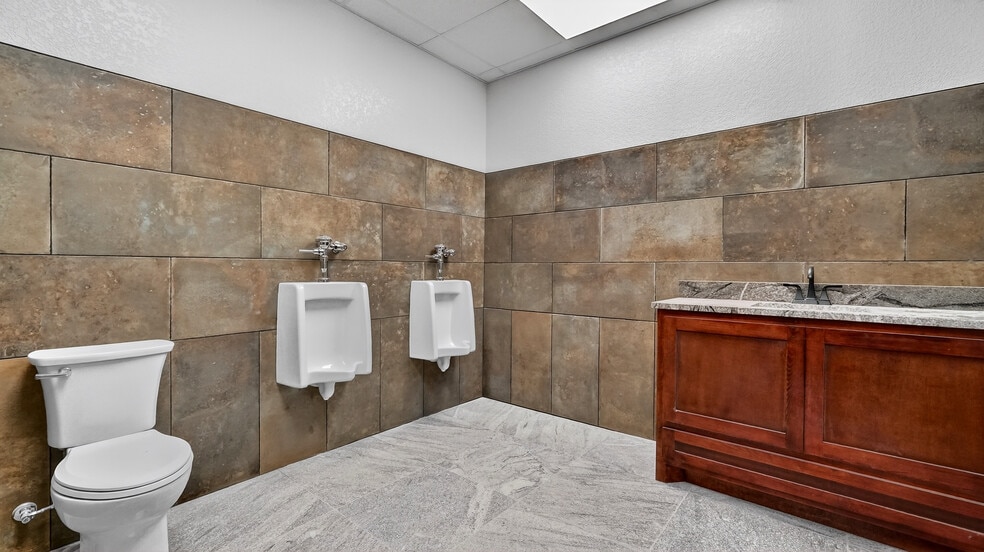 More Photos Of 16511 W Basin St, Odessa Industrial For Lease