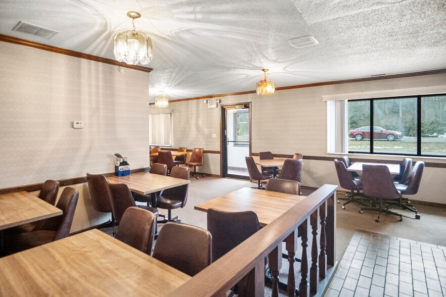 More Photos Of 5600 Lapeer Rd, Kimball Restaurant For Sale