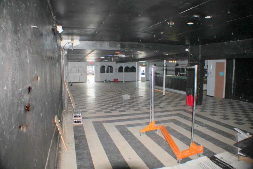 More Photos Of 6919 Lyons Ave, Houston Storefront Retail Office For Lease