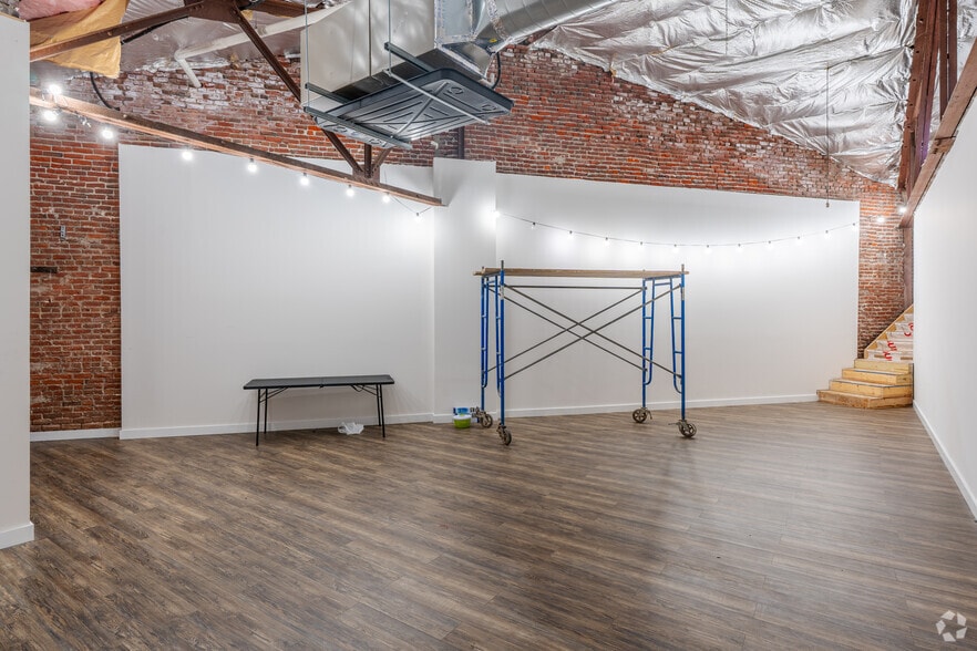 More Photos Of 2446-50 Germantown Ave, Philadelphia Flex For Sale