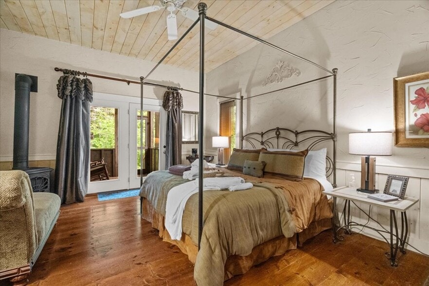 More Photos Of 9420 Hwy 52, Chatsworth Hospitality For Sale