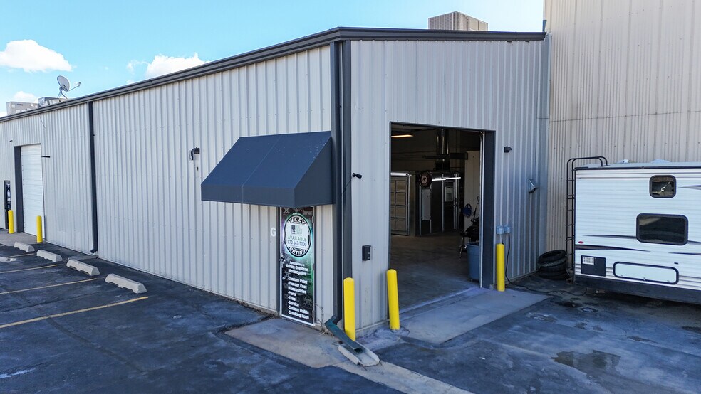 More Photos Of 8017 S 1st St, Wellington Warehouse For Sale