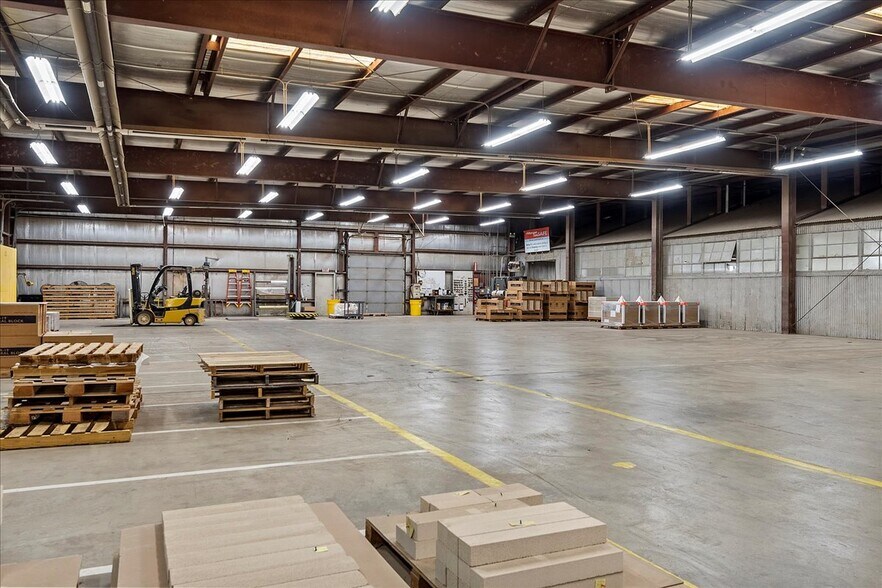 More Photos Of 115 E Mound St, Girard Industrial For Sale