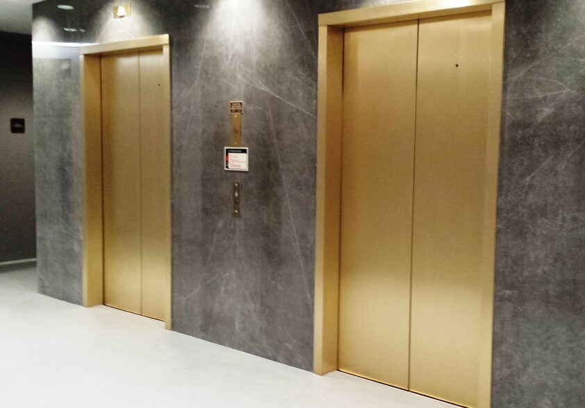 More Photos Of 245 Saw Mill River Rd, Hawthorne Medical For Sale