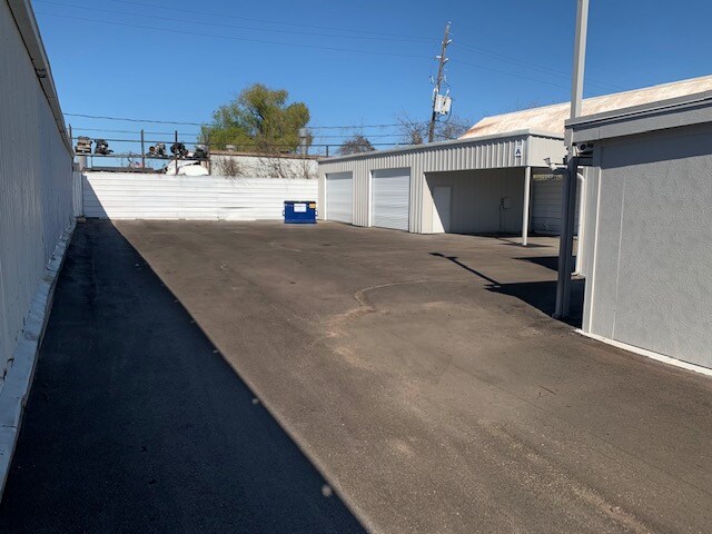 More Photos Of 5818 Southwest Fwy, Houston Showroom For Sale