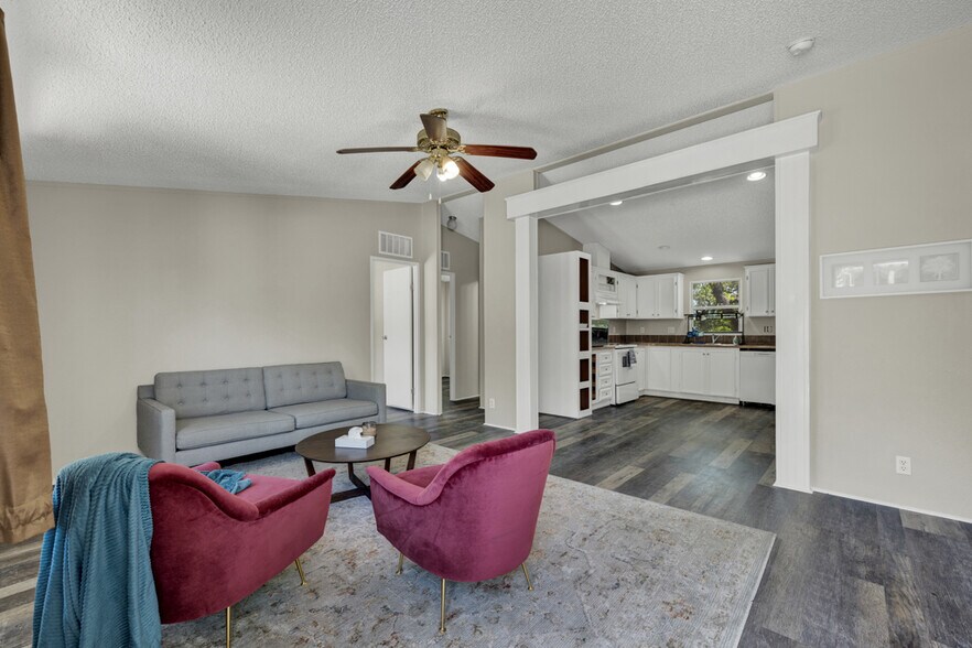 More Photos Of 200 Peggs Pl, Canyon Lake Specialty For Sale