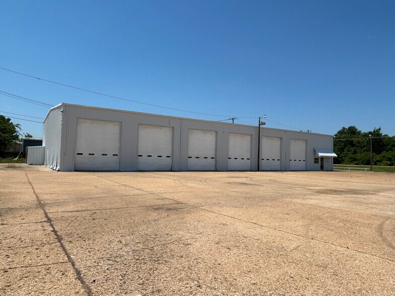 More Photos Of 246-248 N Pearson Rd, Jackson Warehouse For Lease
