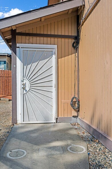 More Photos Of 2944 Del Paso Blvd, Sacramento Apartments For Sale