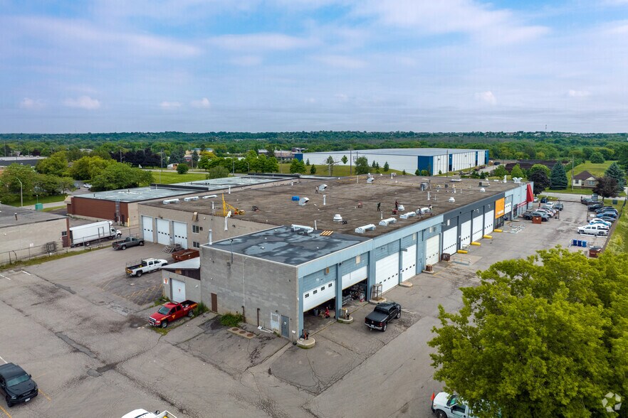 More Photos Of 984 Farewell St, Oshawa Warehouse For Lease