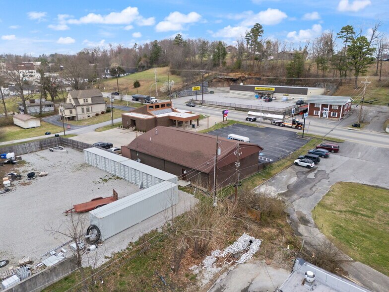 More Photos Of 725 S Main St, London Medical For Sale