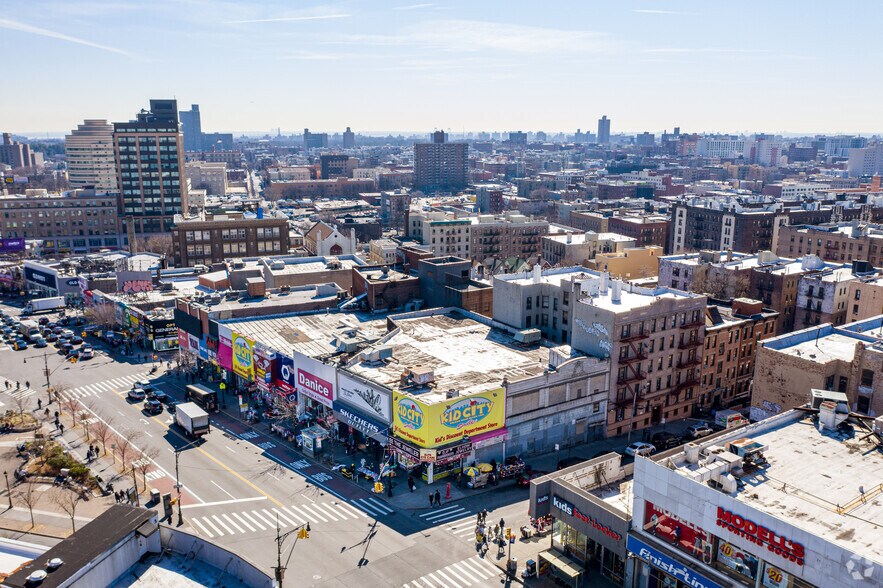 300304 E Fordham Rd, Bronx, NY 10458 Retail For Lease