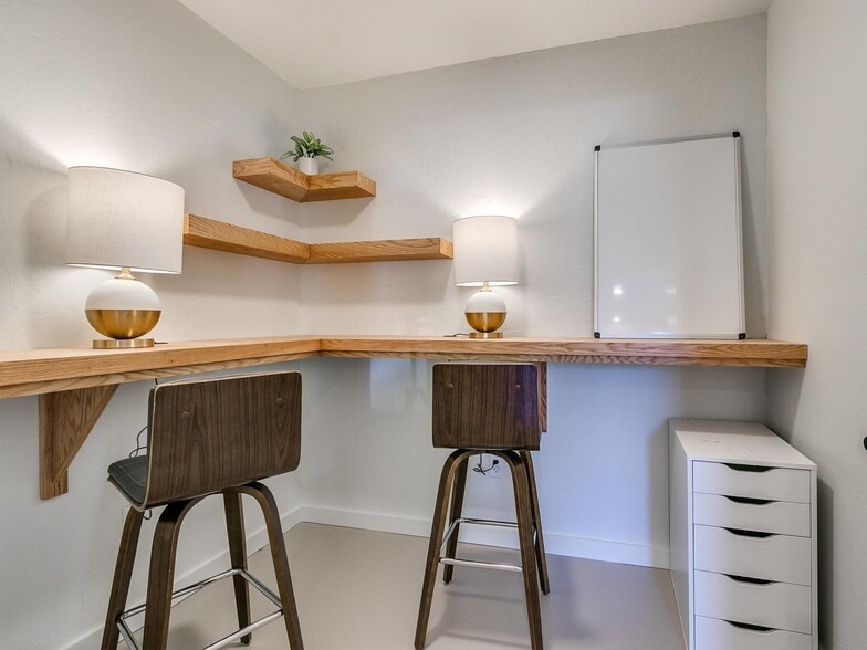 More Photos Of 527 E Main St, Norman Storefront For Lease