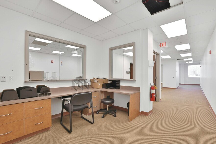 More Photos Of 249-285 Lafayette Ave, Suffern Hospital For Lease