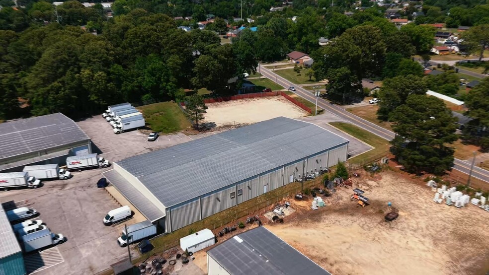 More Photos Of 2321 Hope Mills Rd, Fayetteville Unknown For Lease